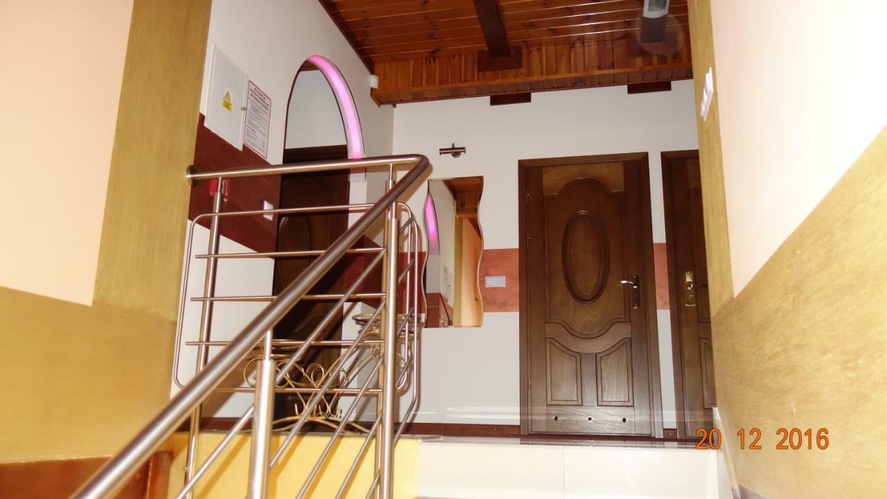 Pokoje Goscinne ”Zubr” Bialowieza Exterior foto